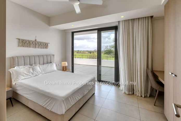 Penthouse With Golf View & Direct Sea Access In Mont Choisy - Mauritius