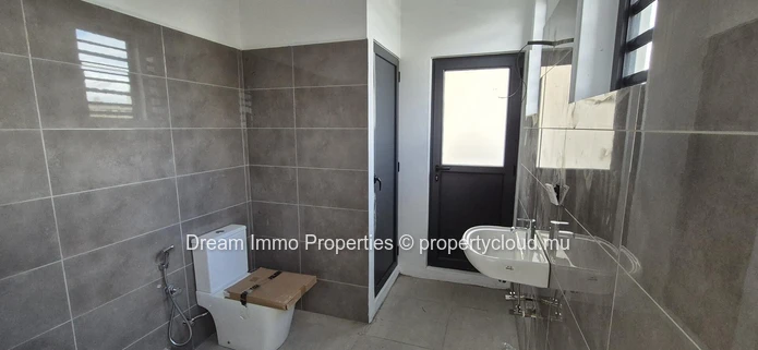 Modern New Residence Close To Amenities & Transport In Quatres Bornes - Mauritius