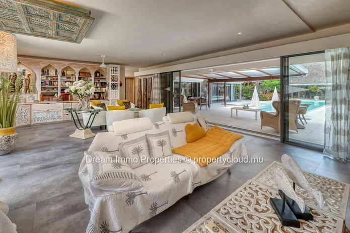 Elegant Tropical Villa On A Huge 1,045 Sqm Land In Clos Du Littoral 2 In Grand Baie