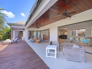 5 Bedroom Villa
