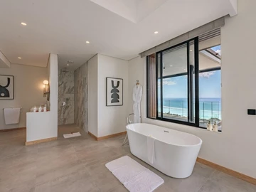 5 Bedroom Villa