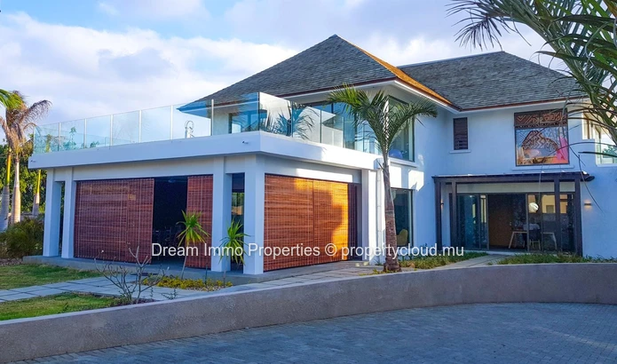 Luxury 4-Bedroom Villa 500 Meters From The Sea In The North Of Mauritius