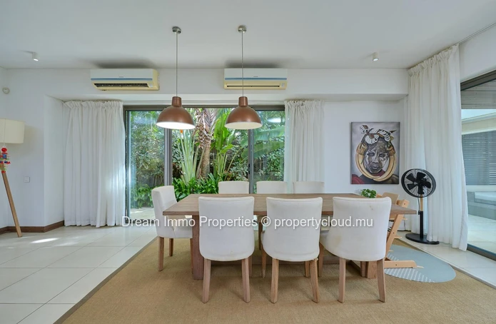 2 Minutes' Walk From The Beach! Beautiful 3 Bedroom Townhouse In Grand Baie - Mauritius