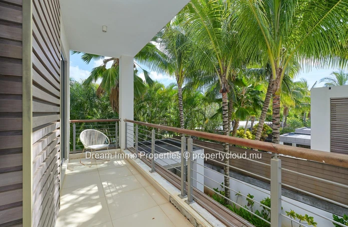 2 Minutes' Walk From The Beach! Beautiful 3 Bedroom Townhouse In Grand Baie - Mauritius