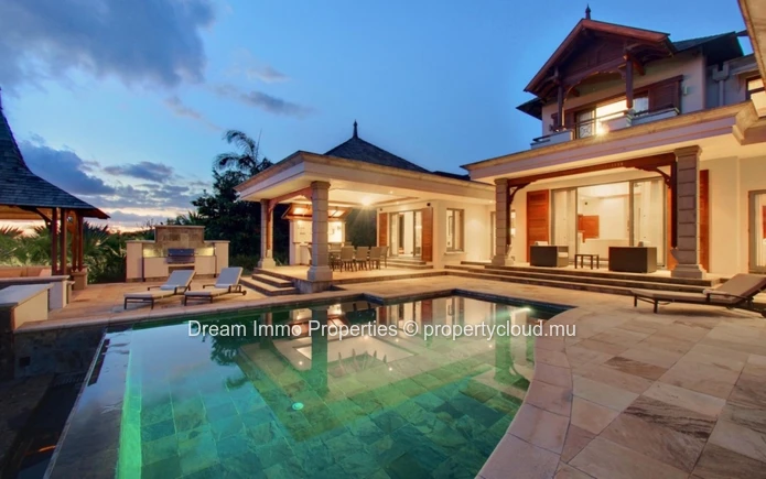 Beautiful Irs Lots For Sale In An Estate With Golf And Lagoon In The South-West