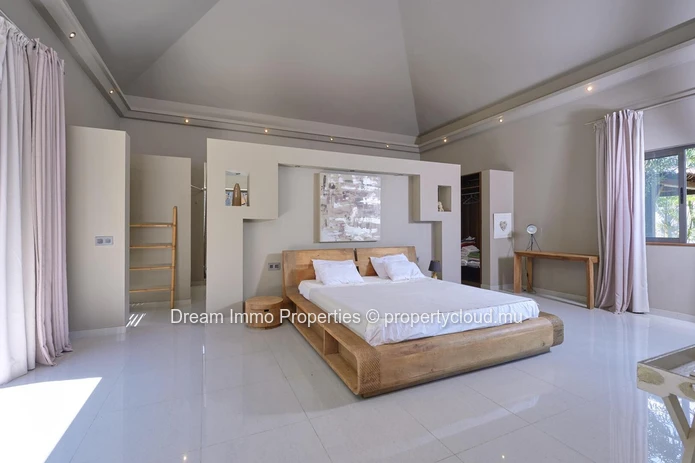 Beautiful 5-Bedroom Villa On A Huge 1,150 Sqm Land In Grand Baie – Mauritius