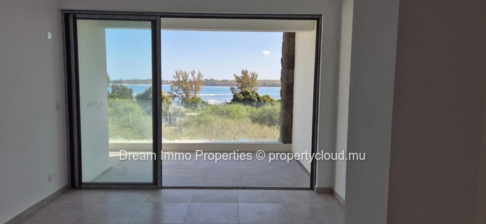 Sea & Mountain Views ! Beautiful 3 Bedrooms Penthouse With Private Rooftop In Tamarin - Mauritius