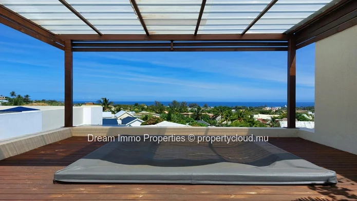 Stunning Mountain And Sea Views! Penthouse With Private Rooftop In Tamarin – Mauritius