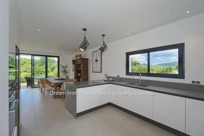 Villa With Mountain Views & Surrounding Nature, A Stone's Throw From The Tamarina Golf Course - Mauritius