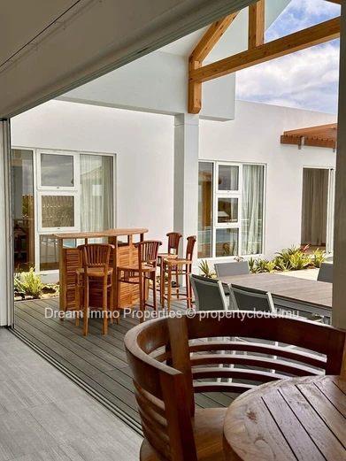 200M From The Sea! Amazing 3-Bedroom Villa With Beautiful Sea View Over Albion – Mauritius