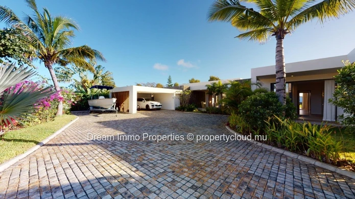 Superb Villa With Sea View And Close To Golf In The Northeast – Mauritius