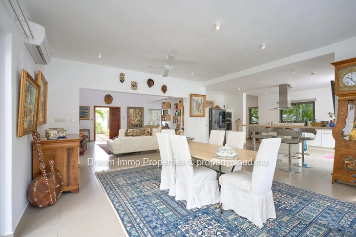 Luxurious 4-Bedroom Villa Near The Sea & Amenities In Grand Baie – Mauritius