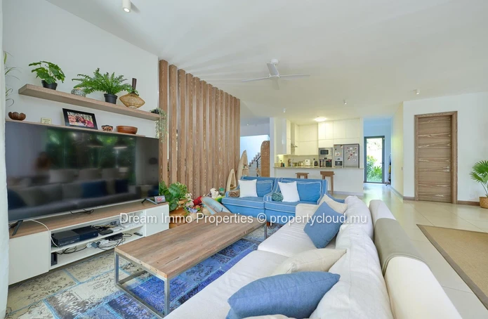 2 Minutes' Walk From The Beach! Beautiful 3 Bedroom Townhouse In Grand Baie - Mauritius