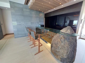 5 Bedroom Villa