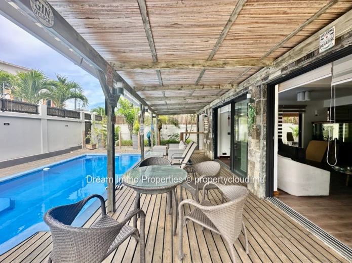Beautiful 3-Bedroom Villa With Rooftop & Sea View In Flic En Flac – Mauritius