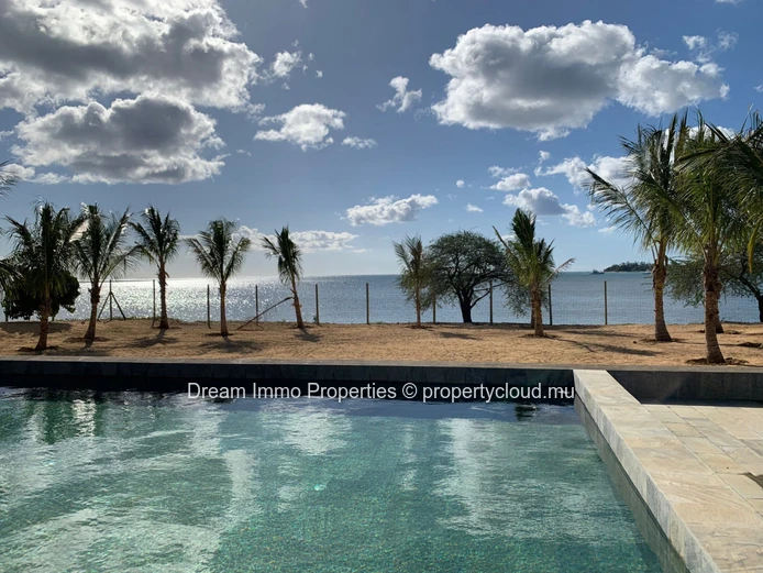 Superb Apartments With Sea Or Mountain Views Within A Beachfront Residence - Mauritius