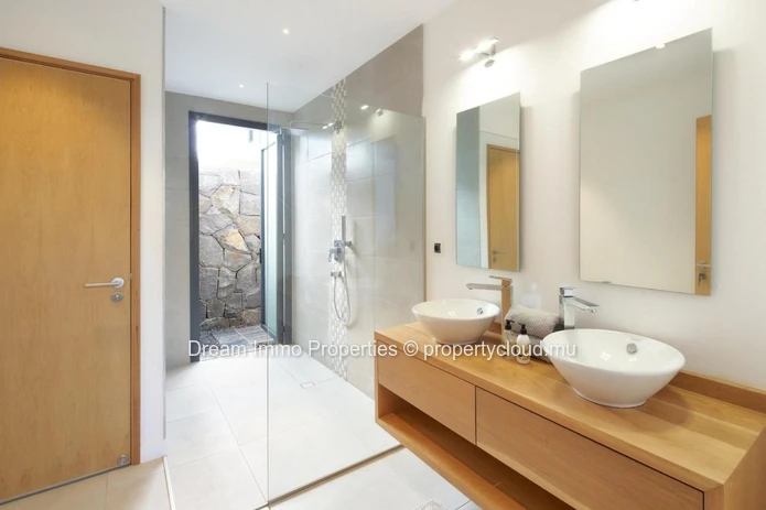 Stunning Villa For Rent Close To Tamarina Golf Course, Beach & Shops In Tamarin – Mauritius