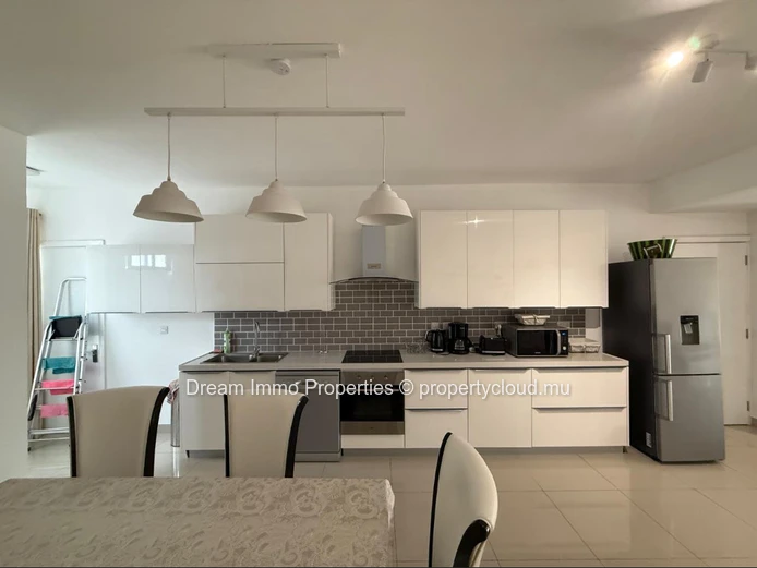Superbe Appartement Meublé À 2 Pas De La Mer À Péreybère – Ile Maurice