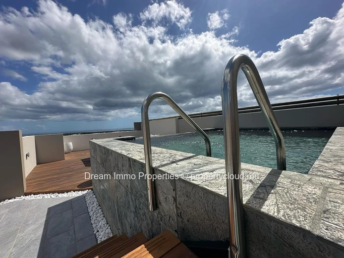 Top Price! Modern Sea View Penthouses With Private Rooftop In Flic En Flac - Mauritius