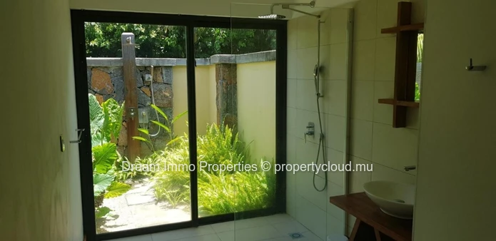 Belle Villa Vue Montagne & Grand Terrain De 1 905 M² Sur Cap Tropical A Riviere Noire – Ile Maurice