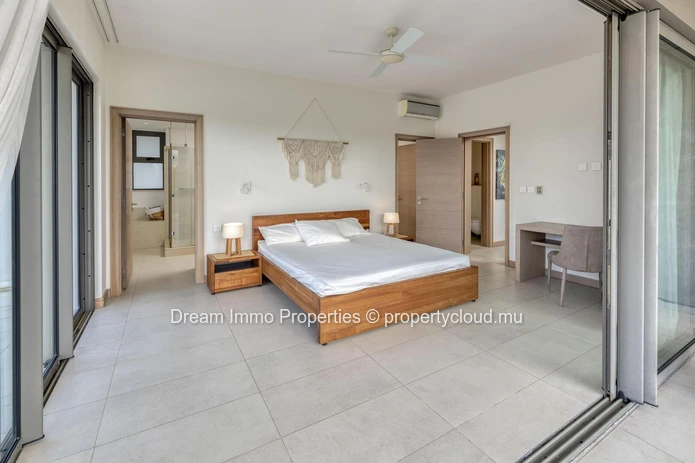 Penthouse With Golf View & Direct Sea Access In Mont Choisy - Mauritius