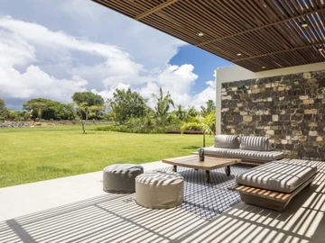 5 Bedroom Villa