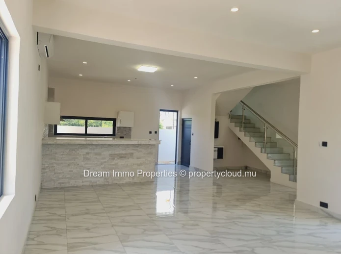 New 4-Bedroom Villa In The Heart Of Grand Baie, Close To The Sea & Amenities – Mauritius