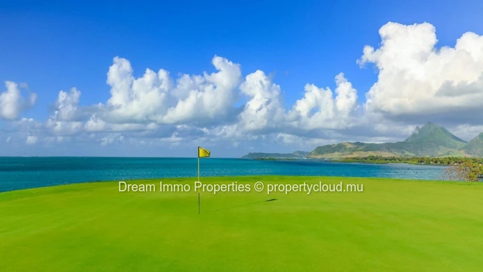 Beautiful And Huge Irs Lands For Sale In A Luxurious 5 * Resort On The East Of Mauritius