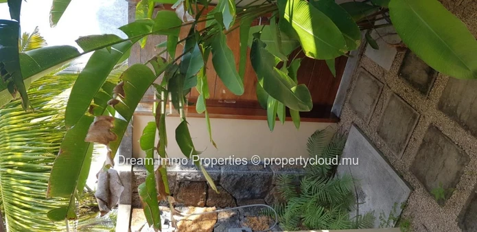 Belle Villa Vue Montagne & Grand Terrain De 1 905 M² Sur Cap Tropical A Riviere Noire – Ile Maurice