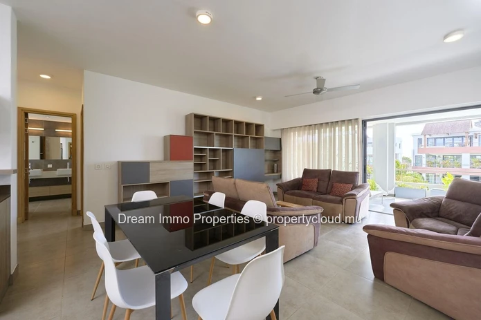 Contemporary Furnished Apartment With Pool View In Choisy-Les-Bains - Mauritius