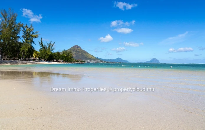 Top Price! Modern Sea View Penthouses With Private Rooftop In Flic En Flac - Mauritius