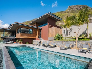 5 Bedroom Villa