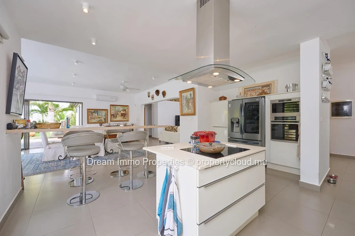 Luxurious 4-Bedroom Villa Near The Sea & Amenities In Grand Baie – Mauritius