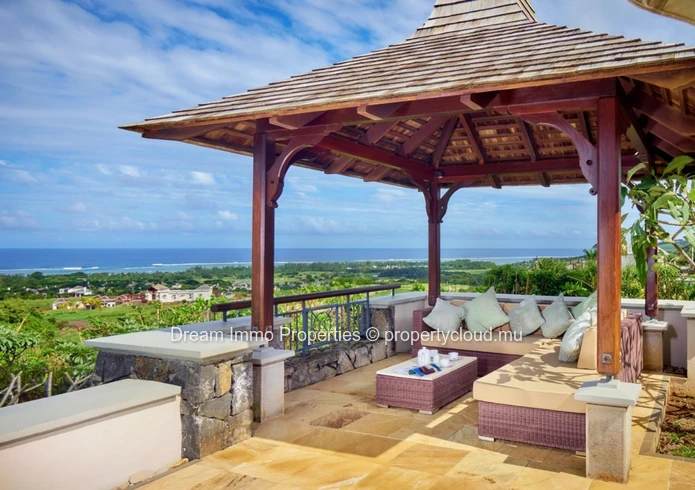 Beautiful Irs Lots For Sale In An Estate With Golf And Lagoon In The South-West