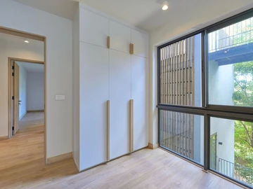 4 Bedroom Apartment