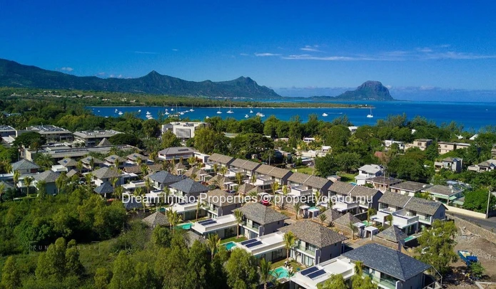 Villa 3 Chambres Proche Mer Dans Un Resort A Riviere Noire - Ile Maurice