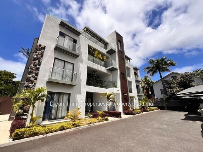 Stunning 3-Bedroom Sea View Penthouse Only 5 Mins From Pereybere Beach - Mauritius