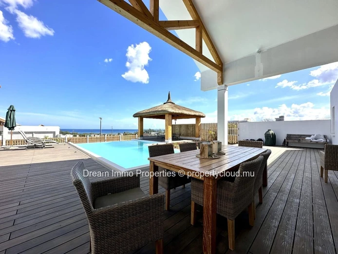 200M From The Sea! Amazing 3-Bedroom Villa With Beautiful Sea View Over Albion – Mauritius