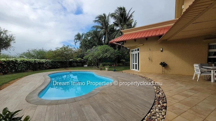 Sea View Villa On 1,150 Sqm Land In Tamarin - Flic En Flac