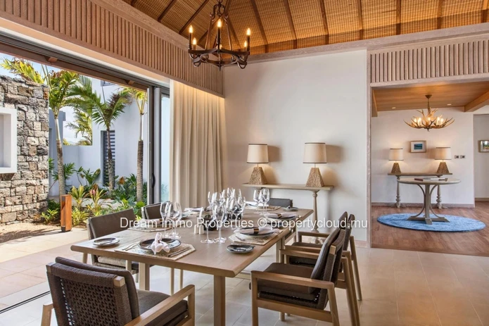 Spacious 4-Bedroom Beachfront Villa With 5*-Hotel Access Close To Blue Bay – Mauritius