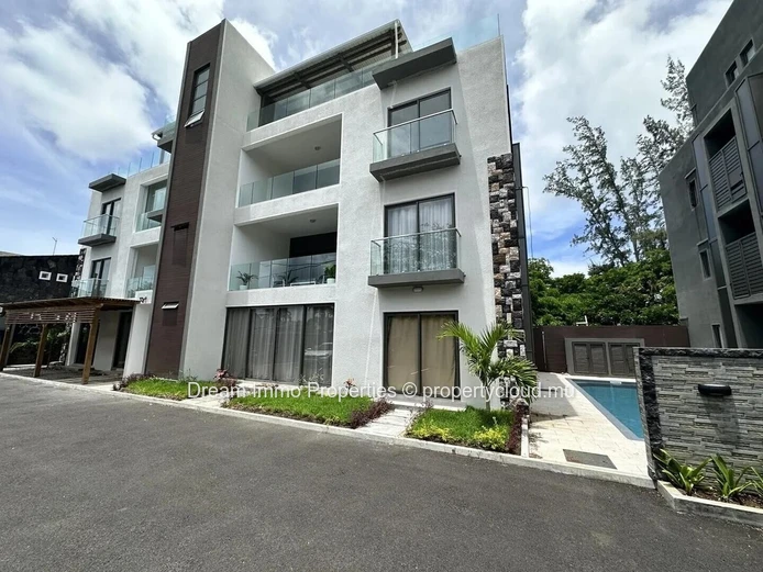 Stunning 3-Bedroom Sea View Penthouse Only 5 Mins From Pereybere Beach - Mauritius