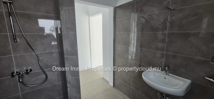 Modern New Residence Close To Amenities & Transport In Quatres Bornes - Mauritius