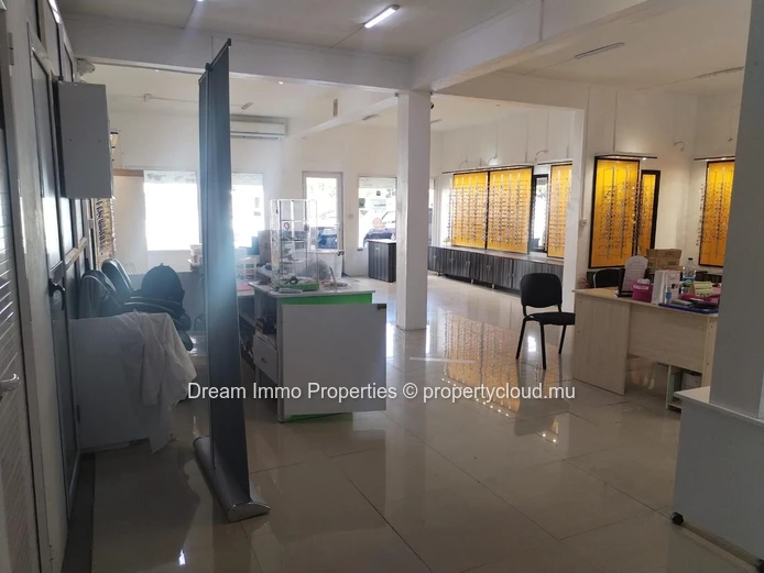Commercial Space For Sale Close To Amenities In Phoenix - Mauritius