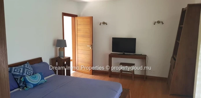 Belle Villa Vue Montagne & Grand Terrain De 1 905 M² Sur Cap Tropical A Riviere Noire – Ile Maurice