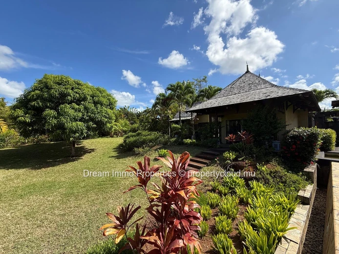 Elegant 4-Bedroom Villa With Beach Access In Bel Ombre - Mauritius