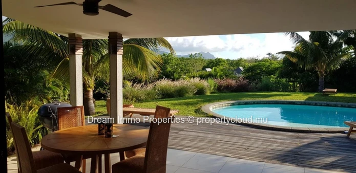 Belle Villa Vue Montagne & Grand Terrain De 1 905 M² Sur Cap Tropical A Riviere Noire – Ile Maurice