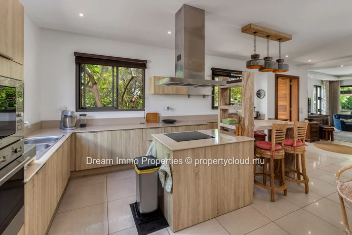 Prestigious 3-Bedroom Villa With Private Pool In Grand Baie – Mauritius