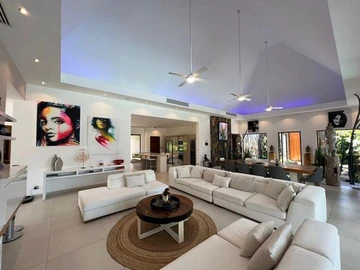 4 Bedroom Villa