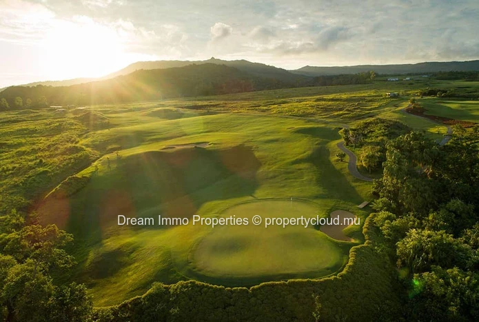 Huge Residential Lands With Golf Views In Bois Chéri - Mauritius