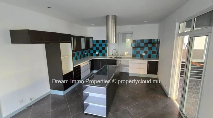 Superb 3-Bedroom Villa Close To The Beach In Flic En Flac – Mauritius